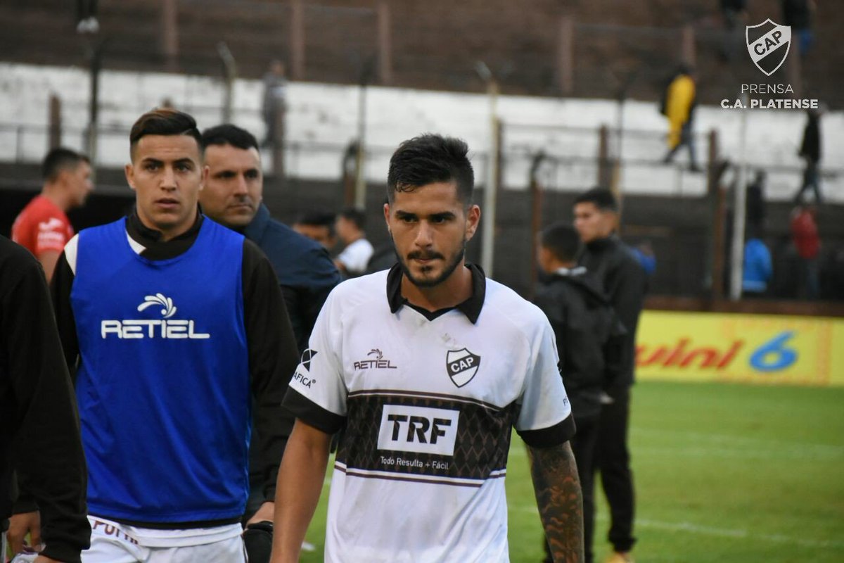 caplatense's tweet photo. [Fútbol] Auspicioso debut de Gianluca Pugliese con la camiseta de Platense en el plantel profesional. El jugador, surgido de las divisiones inferiores, anotó su primer gol en el "Calamar". Felicitaciones!! https://t.co/x68qQTkLg1
