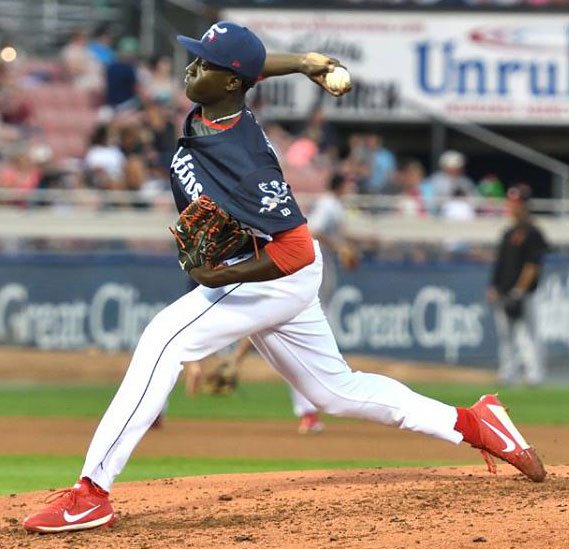Phillies's tweet photo. RHPs Seranthony Domínguez, Franklyn Kilomé, José Taveras and LHP Ranger Suárez have had their contracts selected to the 40-man roster.
RHPs Mark Appel and Alberto Tirado have been designated for assignment and LHP Elniery García has been outrighted. https://t.co/f6j5wp3BJJ