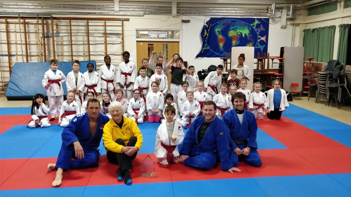 Simply_Judo's tweet photo. We had a very special visit tonight at Simply Judo Connects from Dame Mary Peters.

It was a pleasure to welcome Mary to the club and to let her see what Simply Judo Connects is all about. 

Thank you for coming to visit us, we hope to see you again soon! 

🥋🥇 https://t.co/baKQb9rIK8
