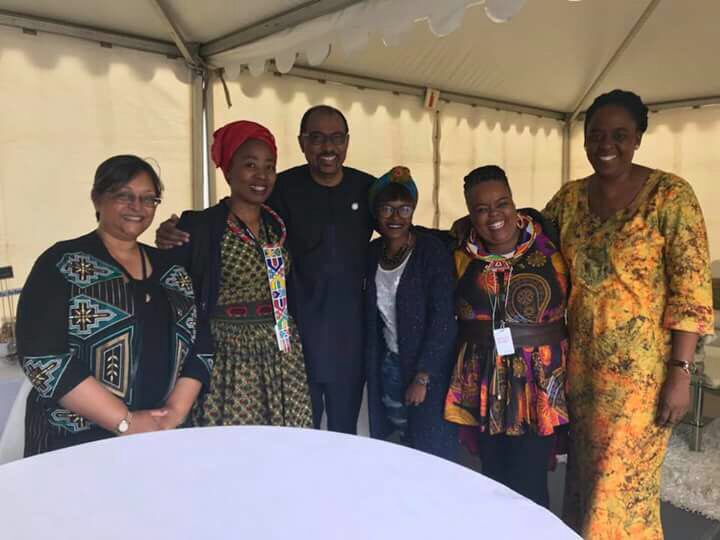 GRSSouthAfrica's tweet photo. Today our @GrassrootSoccer #Asibonisane #CommunityResponses Provincial Coordinator Nomfundo Eland co-moderated @UNAIDS Community Dialogue in #Khayelitsha with @MichelSidibe @HealthZA @WestCapeHealth and #PLWHA! #RightToHealth #GenEndIt #UNAIDS #MyHealthMyRight @USAID_SAfrica #CCI https://t.co/zsd3458ma1