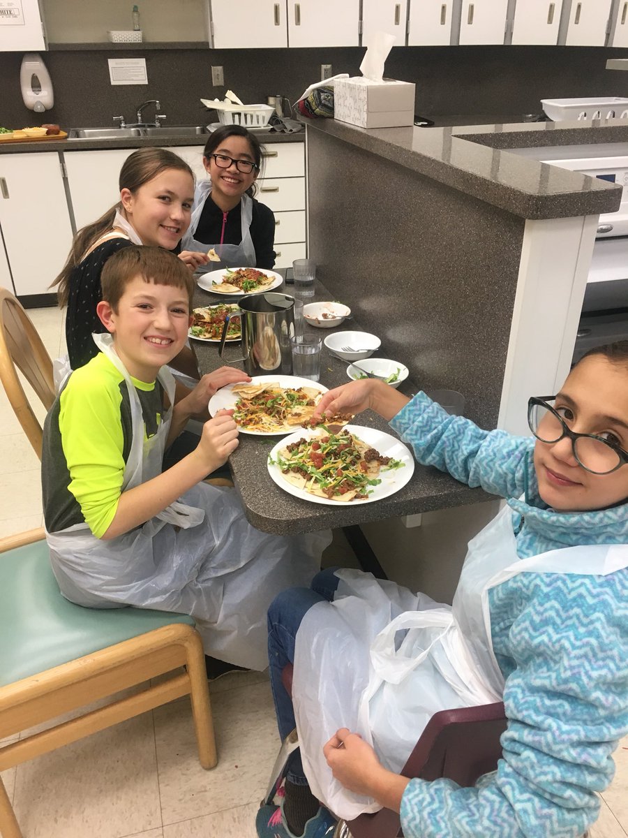 AmandaLFay's tweet photo. Homemade nachos with @ISD719Wave kiddos were a great success! Everyone enjoyed them. @ISD719CommEd @isd719 #communityeducation #kidscook #kidchefs #cookingfun https://t.co/Y8gV6MWCUE