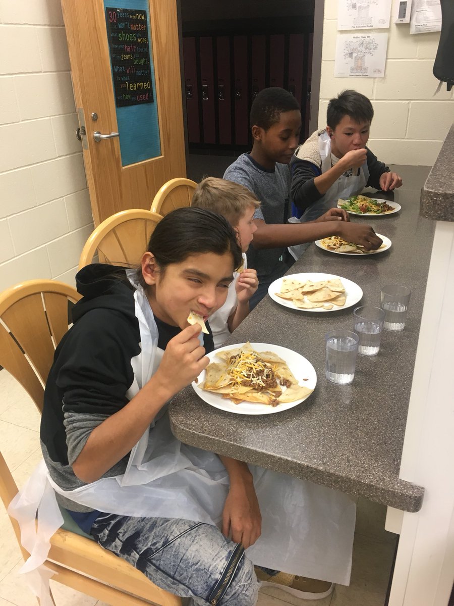 AmandaLFay's tweet photo. Homemade nachos with @ISD719Wave kiddos were a great success! Everyone enjoyed them. @ISD719CommEd @isd719 #communityeducation #kidscook #kidchefs #cookingfun https://t.co/Y8gV6MWCUE