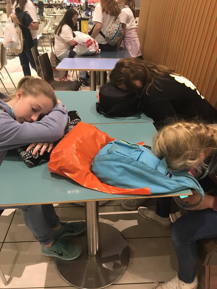 MrsEubanksCMS's tweet photo. Annnddd another group bites the dust! #webetired #betacon18 @chmscougars https://t.co/GZsY8Yj3Kq