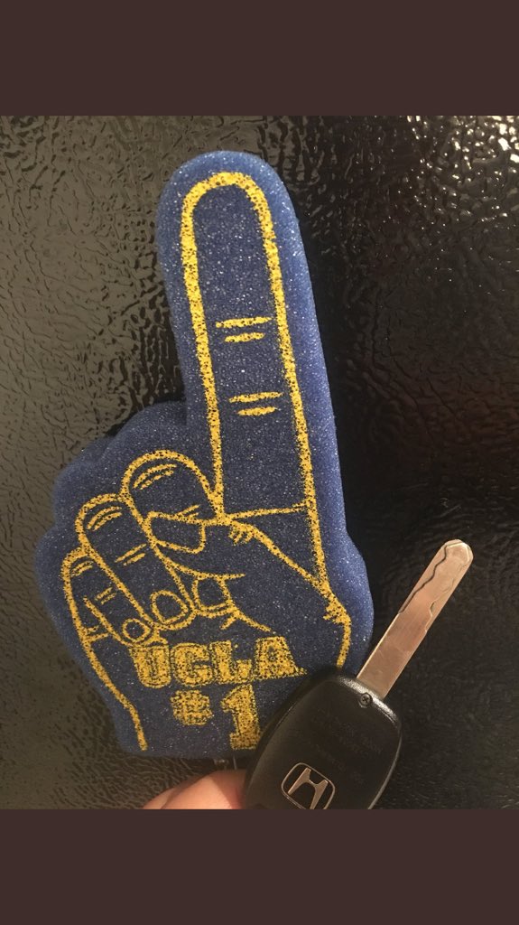 ph23's tweet photo. @HelpfulHonda @UCLAFootball #bruins https://t.co/2dkJRq7QAz