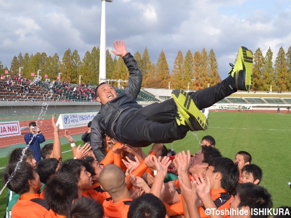 gekisaka's tweet photo. 【写真特集】2点差追いつかれる苦しい展開…高川学園が粘る西京を退けて県内3冠達成:山口(14枚) https://t.co/Y4evYrODiN #gekisaka https://t.co/meQ1V2kbcN