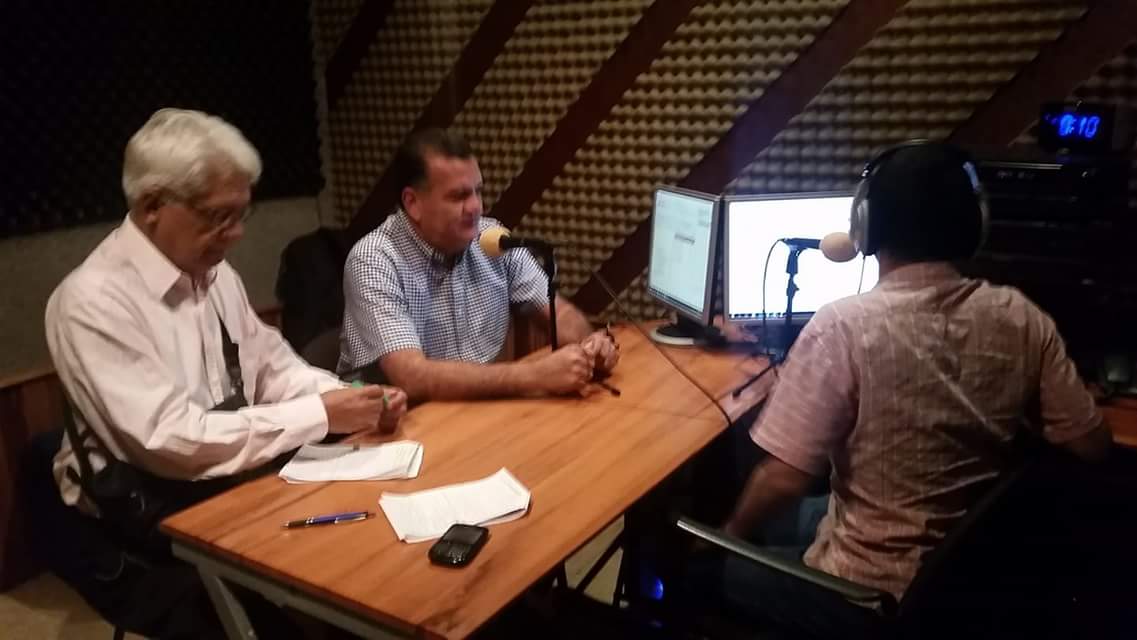 joaquinlozada02's tweet photo. @jcbarinas: "El gobierno lo que quiere es que la gente pierda la esperanza y no vote este #10D". @Emocion981 #BalanceEnLaRegion. https://t.co/svFg8m1WmJ