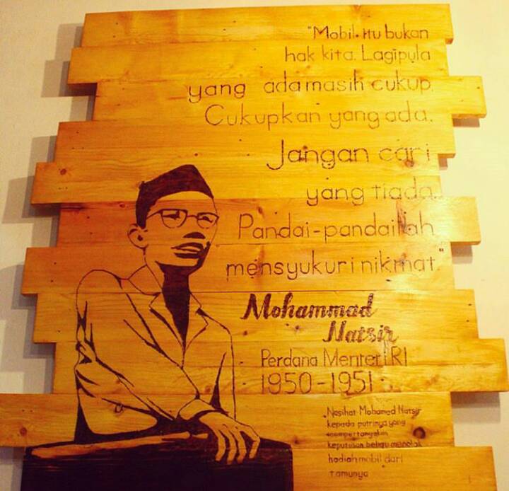 minangkabauku's tweet photo. Pesan2 kesederhanaan dari Mohammad Natsir, Perdana Mentri yg bersahaja. Merasa cukup &amp; Bersyukur! Pemimpin2 Sumatera Barat hrs teladani! https://t.co/0BGNNNcKJT