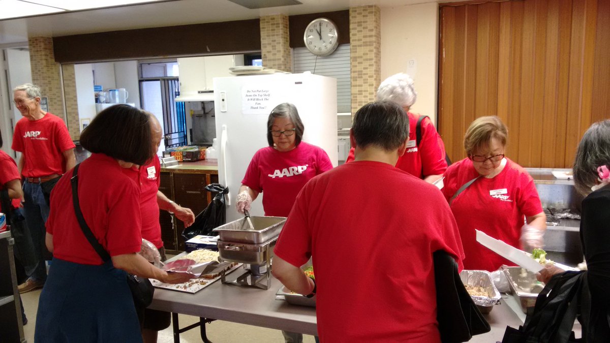 pnish75's tweet photo. Spreading Thanksgiving joy by serving hot meals to seniors at the Lanakila Multi-purpose Senior Center. Great beginning to the holiday season @AARPHawaii #AARPHIserv https://t.co/kwQKQmxS70