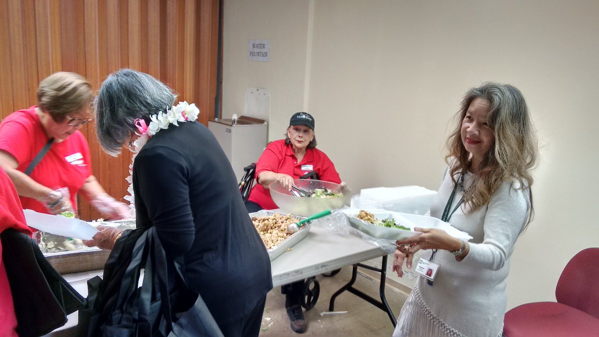 pnish75's tweet photo. Spreading Thanksgiving joy by serving hot meals to seniors at the Lanakila Multi-purpose Senior Center. Great beginning to the holiday season @AARPHawaii #AARPHIserv https://t.co/kwQKQmxS70