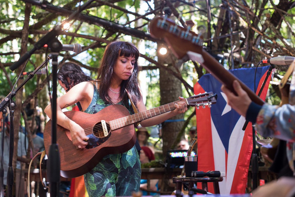 pickathon's tweet photo. Tues, 11/21, 6-7pm! This week's FLICKATHON feat. Hurray For The Riff Raff @HFTRR footage at @Kellys_Olympian! #pdxhappyhour #pdxevents #pdxmusic #flickathon #pickathon2016 https://t.co/zn5HFrLJVD
