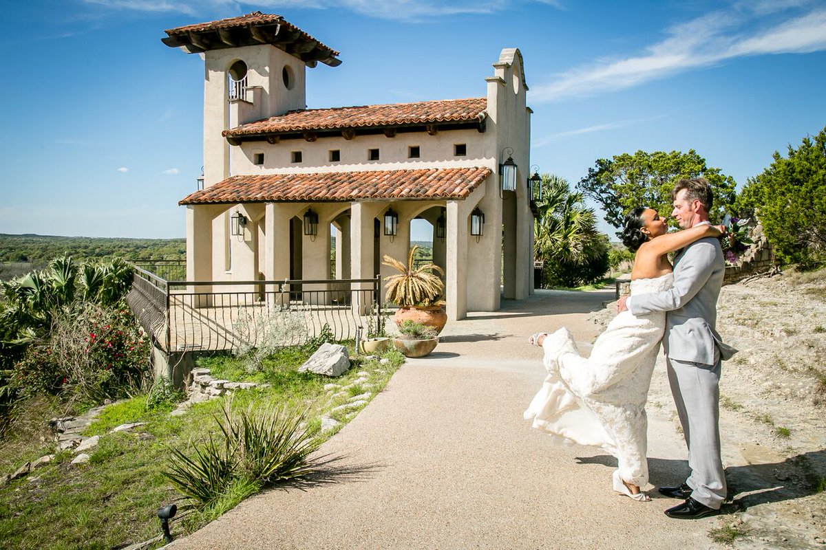 EverlastElope's tweet photo. You can still have breathtaking views with a limited budget. Known as the free wedding chapel: Chapel Dulcinea.

https://t.co/HJOUwgITu8 https://t.co/nDgW3Mlx4V