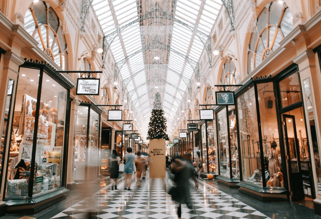 Bisnow's tweet photo. Sluggish malls and rising rates are putting pressure on REIT yields https://t.co/381rjgVAOg https://t.co/GxQcXmsUmg