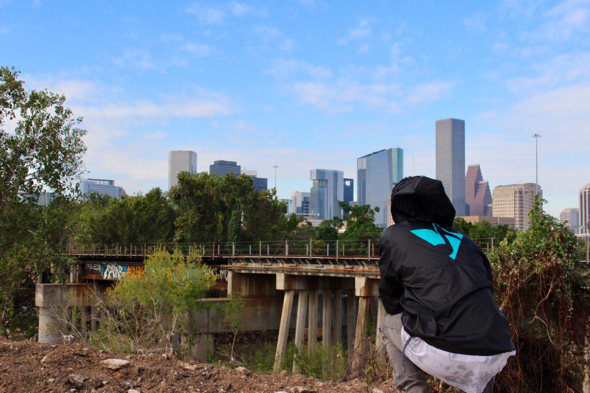 JEUSxJONES's tweet photo. ELVTD Merchandise 

📷 by: @MelodicRAB

$15- Beanies 
$20- Dad Hats
$20- T Shirt 
$40- #ELVTDpack (shirt + hat of choice) 
$35- Jackets https://t.co/xc5rHy2hxw
