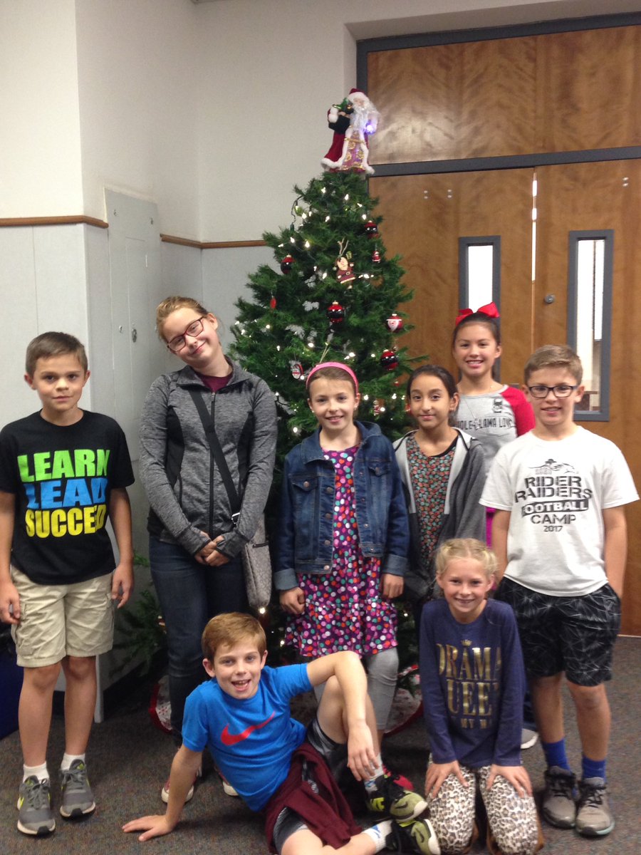 JaymeTeachWF's tweet photo. StuCo kids helping decorate a Christmas tree at the Ed Center #IAmWFISD #allmeansall #wearecrockett #crookedtree #santatheme @crockettwfisd @WFISDschools https://t.co/sGdGBzPUuO