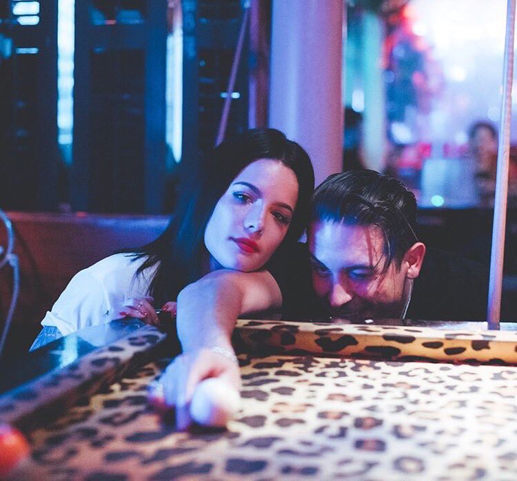 FIowerInBloom's tweet image. Drunk on a feeling, alone with the stars in the sky. #MCM