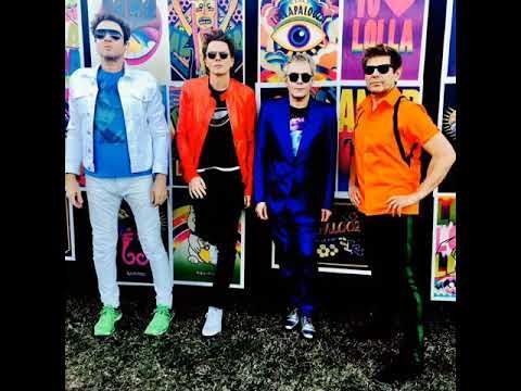 duranduran's tweet photo. End of tour thank you from @duranduran #duranlive #papergodsontour https://t.co/QQUkXadW0Z https://t.co/G1dW4jLhYi