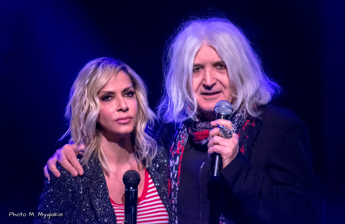 MARKOSXANIA's tweet photo. #annavissi #fannatics #hotelermou #houseofvissi https://t.co/LhkItIxm7m
