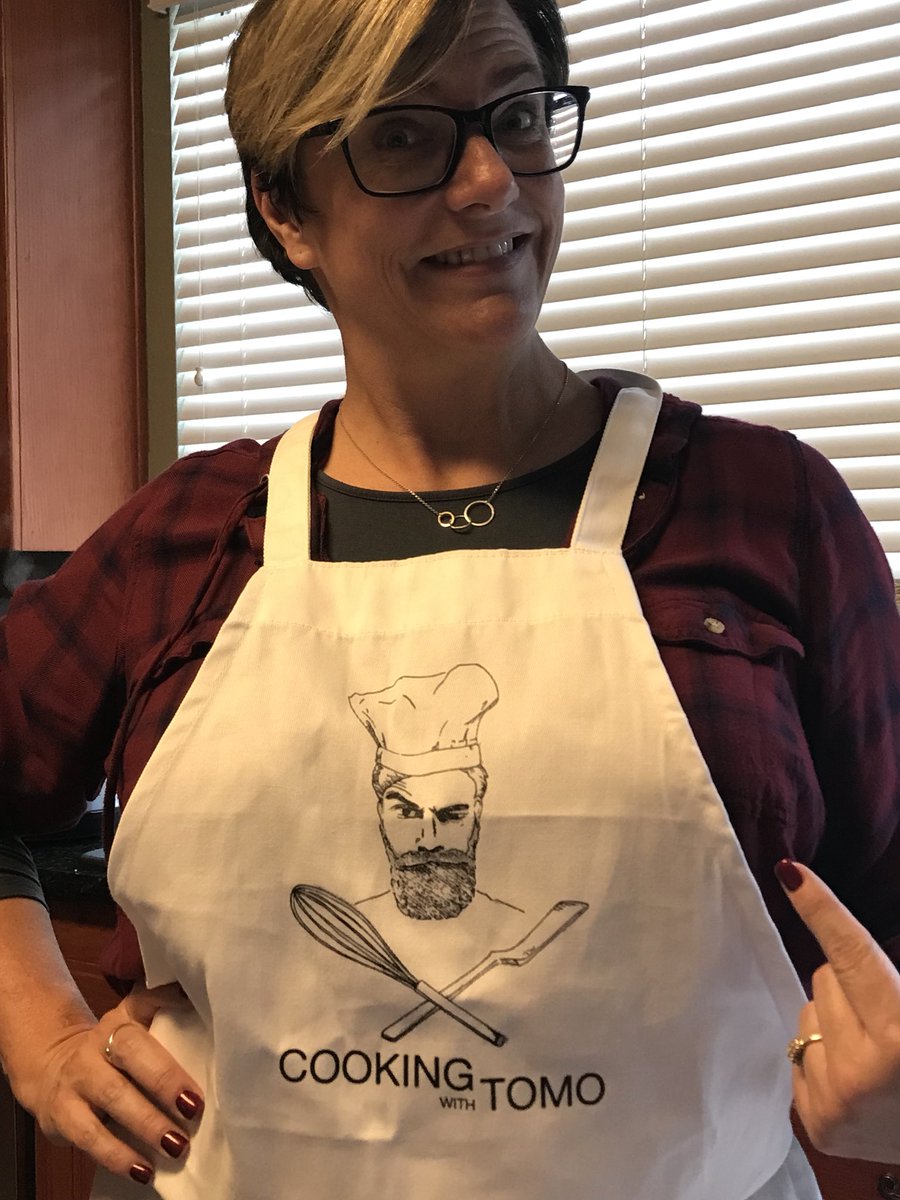 MeeeeShelMyBell's tweet photo. Prepping for Thanksgiving, like a boss! #CookingwithTomo @tomofromearth @30SECONDSTOMARS https://t.co/Bz9pQ8Lilb