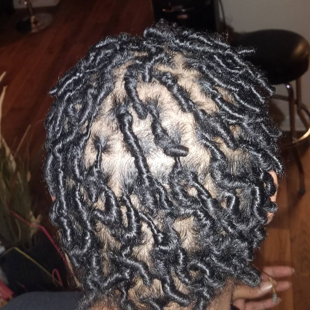 Smok3KingS's tweet photo. 4 months in ain't no slowing up!
#CrownMeKing 💪🏽😎
Help me reach #10kfollowers
#Blessed #PutGodFirst #StarterLocks #dreadstagram #DreadStyle #dreads4life #locks #dreadlocks #naturalhair #dreadjourney #naturalhairjourney #naturalhairdaily #instafollow #instafollowers #hair https://t.co/FZjti09gcC