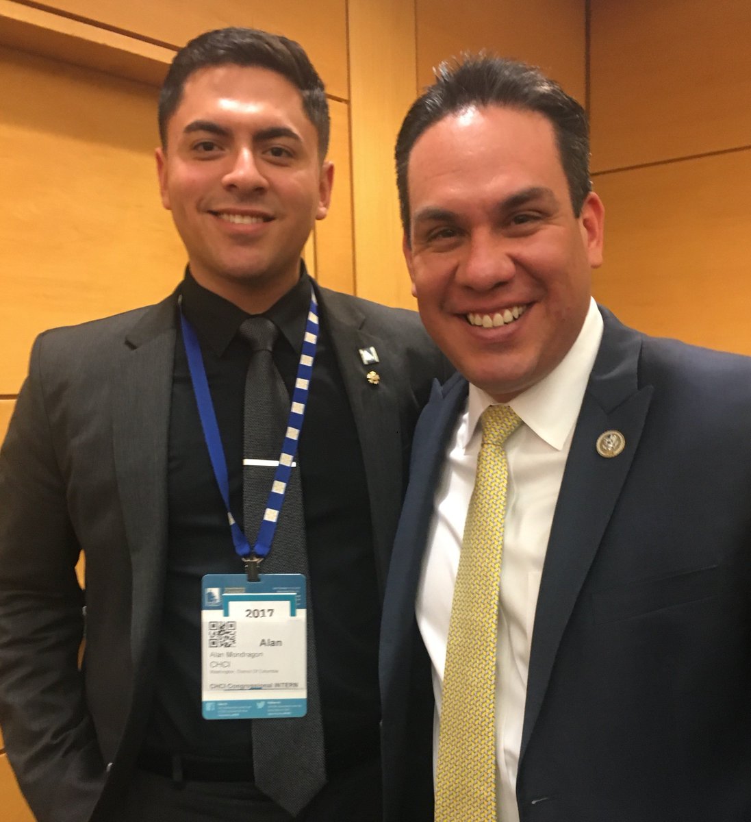 BeGreatIE's tweet photo. Congrats to #BGCAlum & @CSUSBNews student @Alan_The_Dragon for finishing his @HispanicCaucus assignment in DC office of @RepPeteAguilar . #BeGreatIE #greatfutures #WashingtonDC https://t.co/nbZLrxHRJM