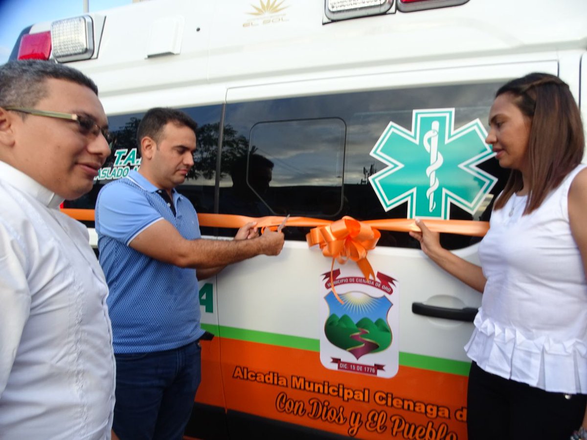 AlcaldiacdOro's tweet photo. La ESE Hospital San Francisco cuenta con nueva ambulancia para el servicio de toda la comunidad gracias alcalde @mejia_ajmc0820 https://t.co/MVYRmsyw0t
