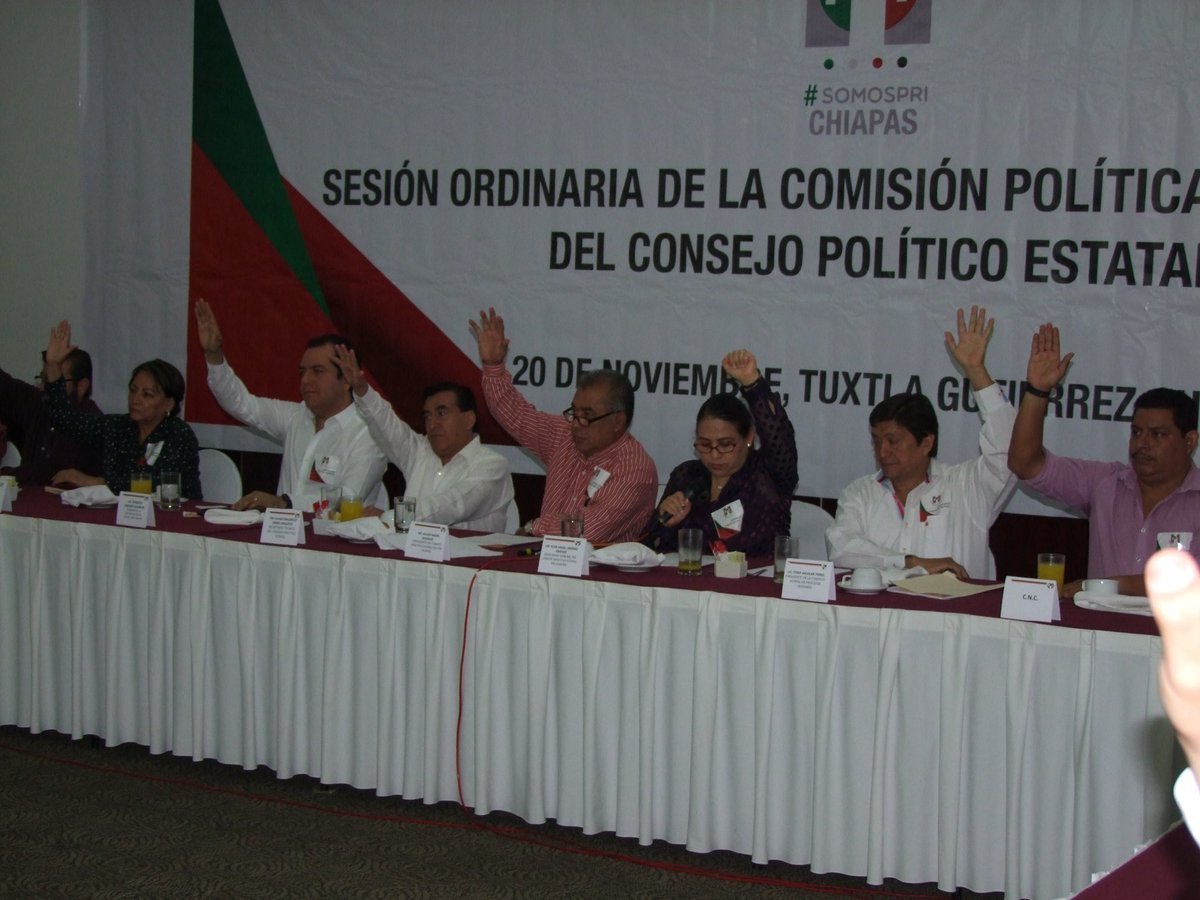organizacionTAP's tweet photo. Aprobó la CPP del CPE del #PRI #Chiapas el método de elección de sus candidatos para contender en 2018 #Tuxtla #20nov2017 https://t.co/0fW8p6Jwxv