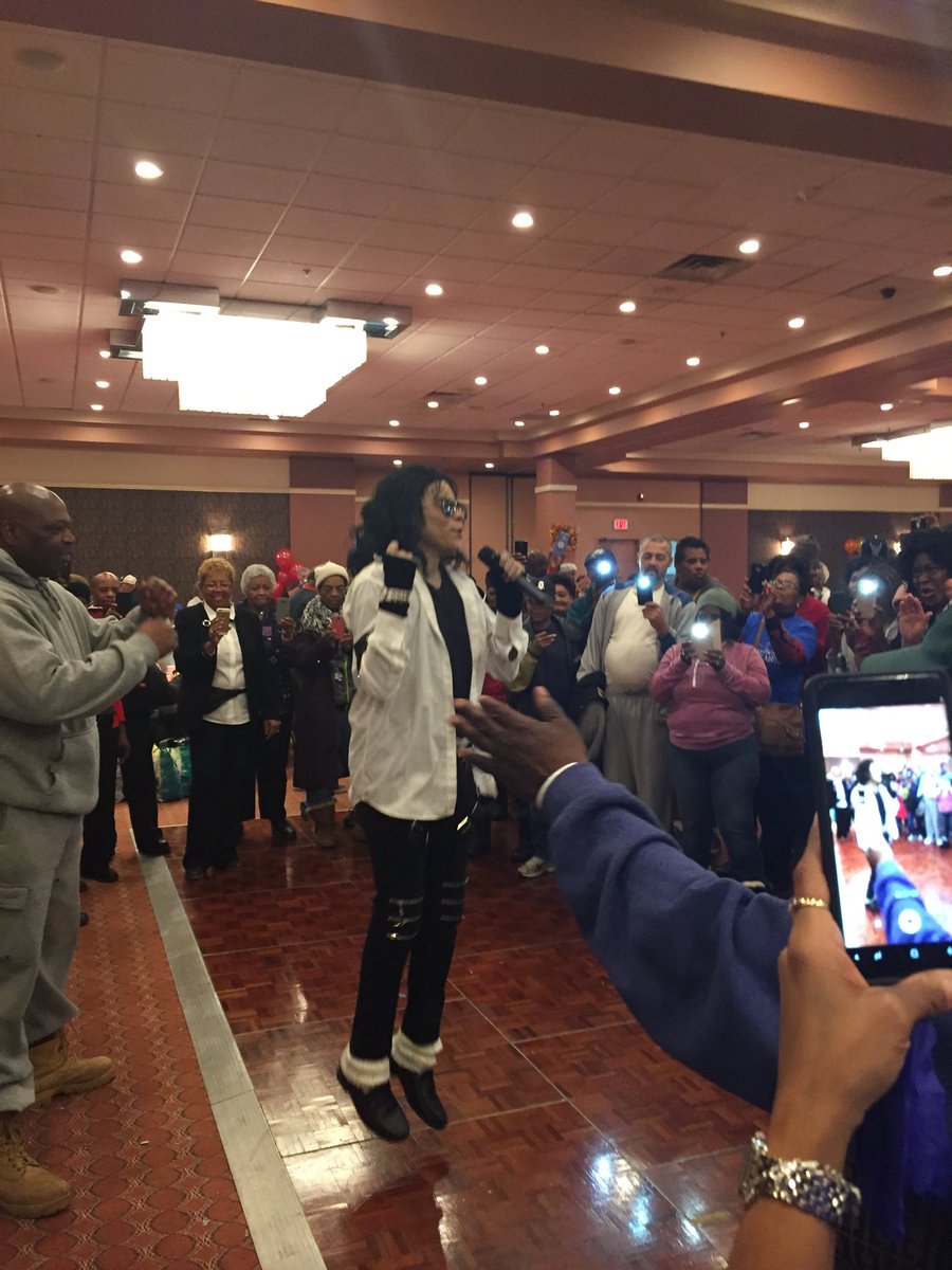 MIMIBROWN3's tweet photo. .@wdasfm @wdas #GreatFamilyGathering @loraineballard @quietstormhost @wdaspatty @realmimibrown #Cutmasterbutter @mikey_dredd #MickeyJ #Jaywatts https://t.co/7SOqR6ro5P