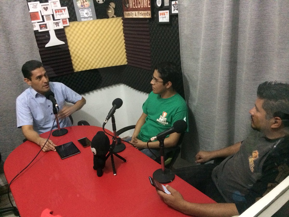 ExpansionRadial's tweet photo. En este momento #NetArmada @gallardo_LS y @AgReiko, de @PoderAG_GAM En entrevista expansionradial.mx #FacebookLive https://t.co/sZHXoWqBlZ