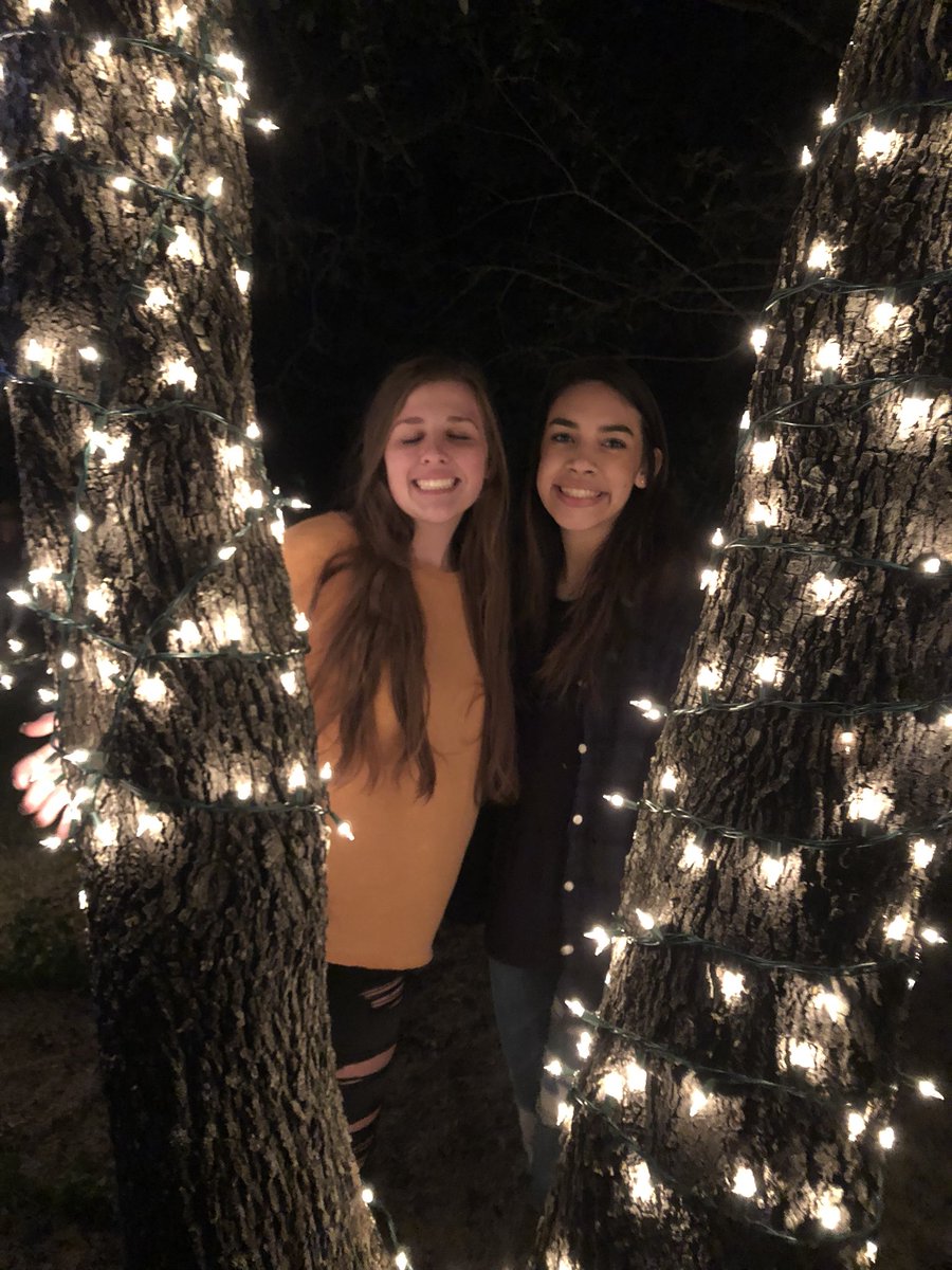 KennedyGoodnigh's tweet image. cayla took better pictures of hwrswld then she took of me... #donttrustherwithpictures #shesucks