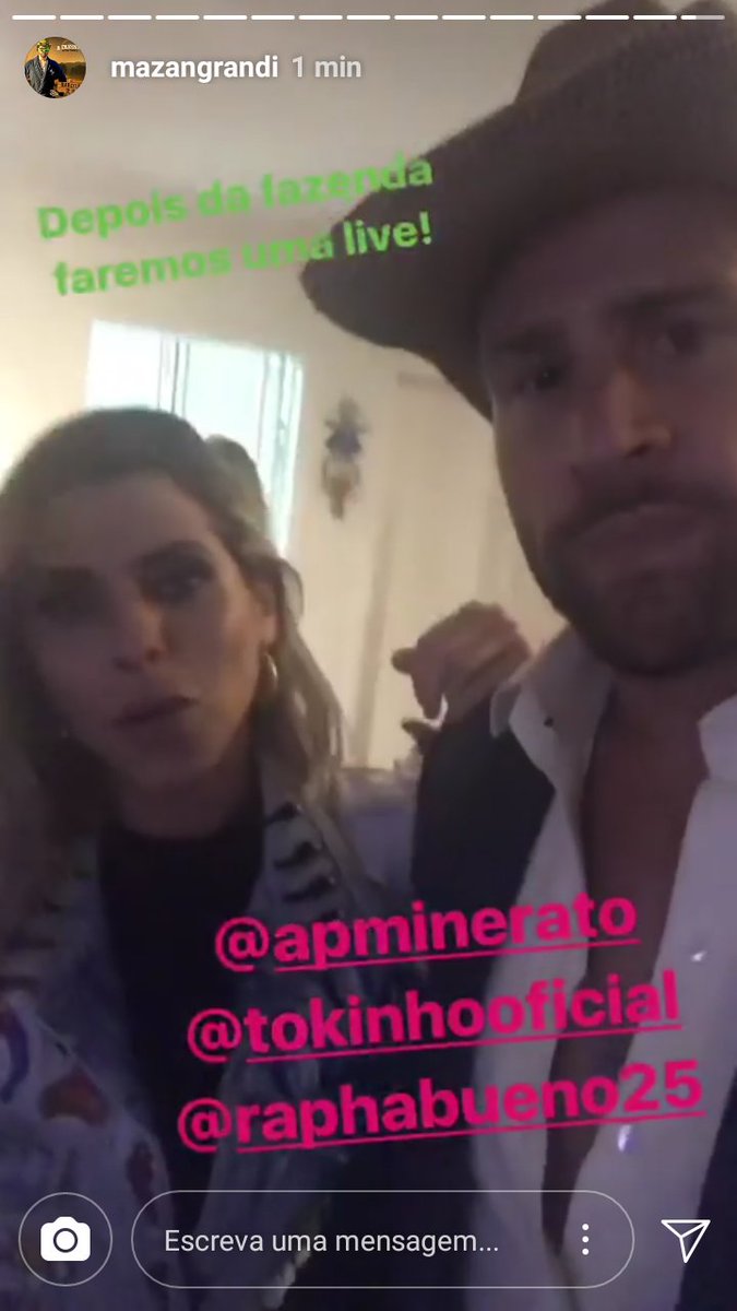 MaryJenney's tweet photo. Ana na casa do Marcelo com amigos,vão assistir a #afazenda juntos e depois vai ter live.Quero todo mundo lá.#micelo https://t.co/iTOb5oHVPy