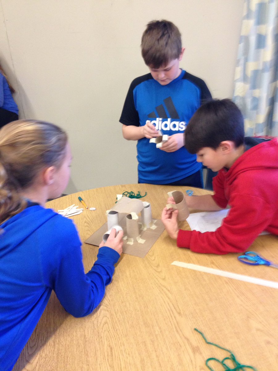 MrsRFreitas's tweet photo. Monday STEM challenge gets the minds going @CobblestoneES @GEDSB #buildahut #stemchallenge #mindson https://t.co/KxRjGtQPqF