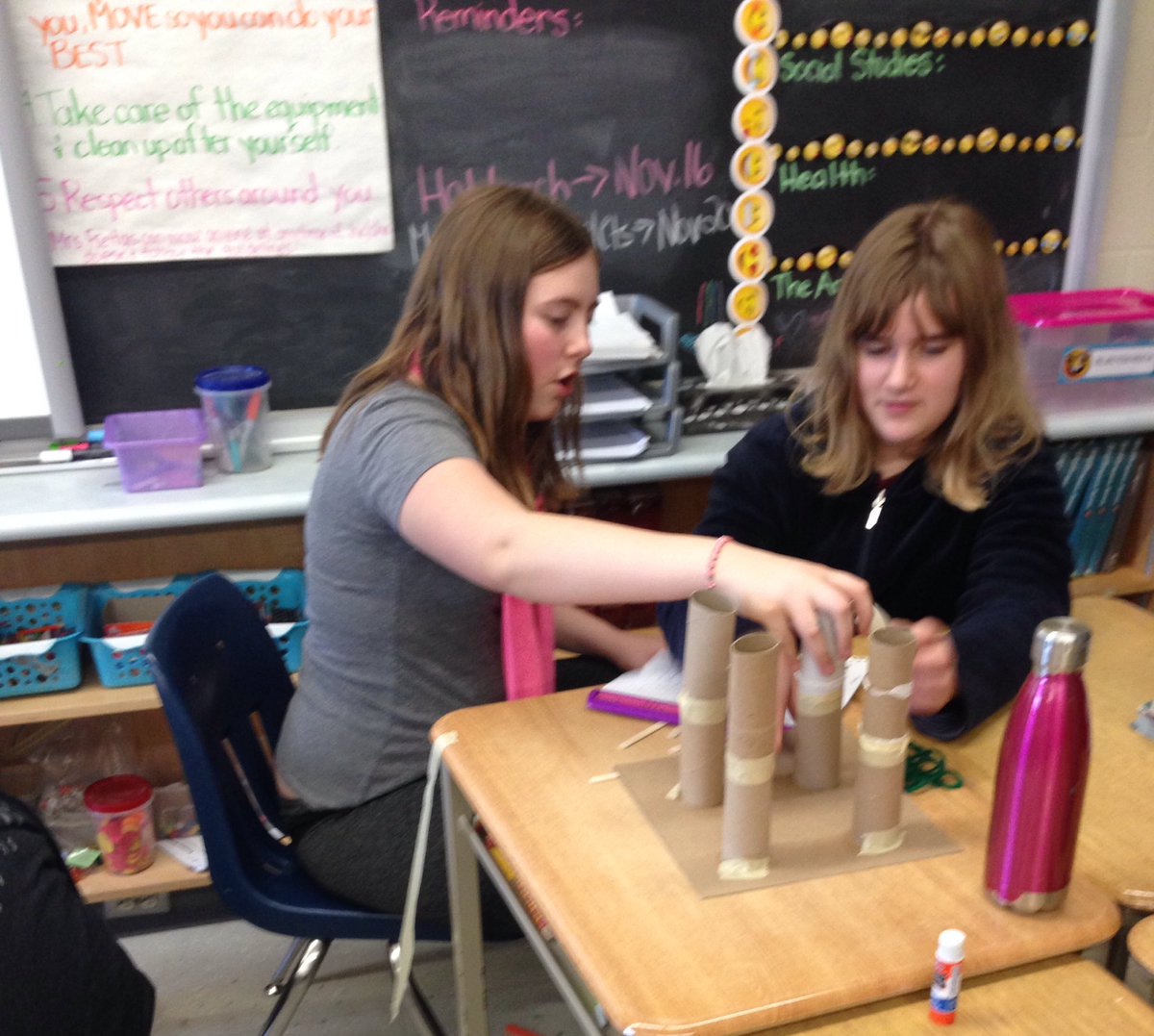 MrsRFreitas's tweet photo. Monday STEM challenge gets the minds going @CobblestoneES @GEDSB #buildahut #stemchallenge #mindson https://t.co/KxRjGtQPqF