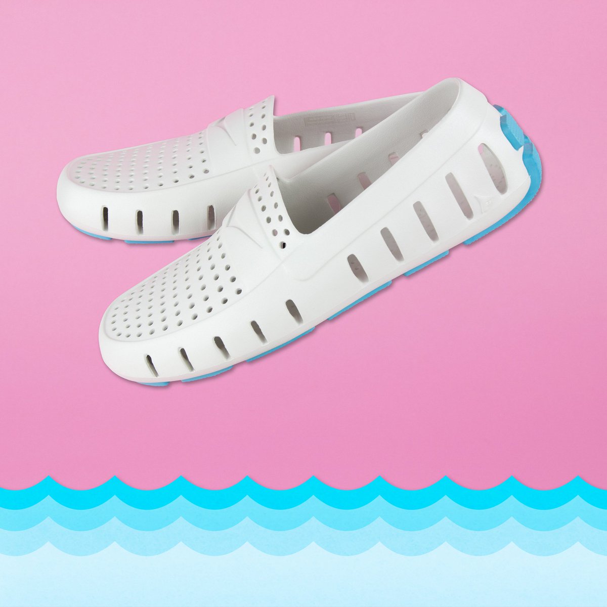 I enjoy footwear that's lightweight and feels like I am walking on air. These stylish @Floafers are great for walking around, lounging, playing in the water, etc. I'm giving away a FREE pair! Check out my Instagram post to enter #sponsored #giveaway 

instagram.com/p/BbvIVHgA1wO/