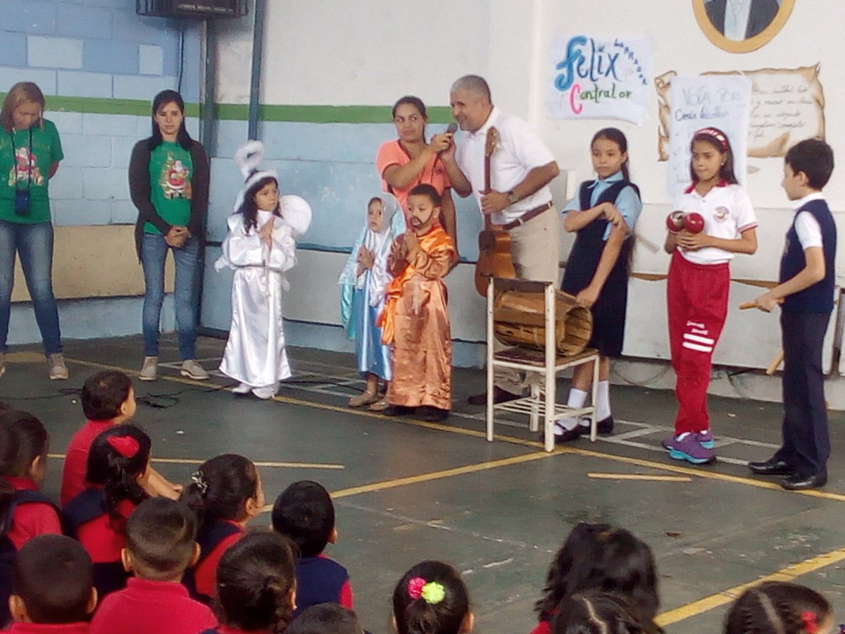 RosaInsParada1's tweet photo. Inicio de la Novena al Niño Jesús en la Escuela Bolivariana"Pedro María Morantes" municipio San Cristóbal @ZonaEducTachira @PdeOrientacion https://t.co/tP6NrahEAI