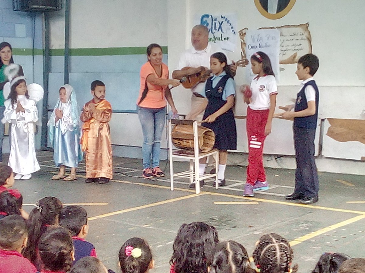 RosaInsParada1's tweet photo. Inicio de la Novena al Niño Jesús en la Escuela Bolivariana"Pedro María Morantes" municipio San Cristóbal @ZonaEducTachira @PdeOrientacion https://t.co/tP6NrahEAI
