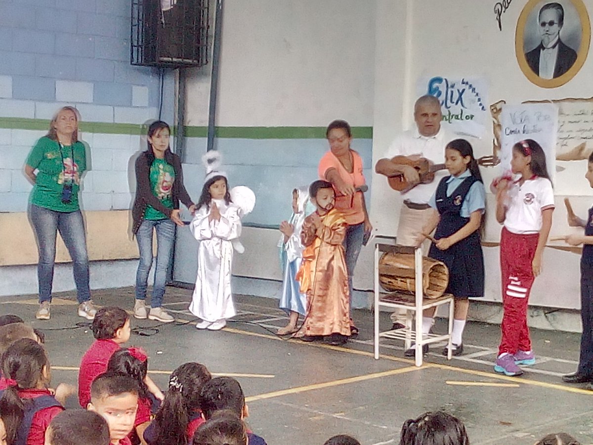 RosaInsParada1's tweet photo. Inicio de la Novena al Niño Jesús en la Escuela Bolivariana"Pedro María Morantes" municipio San Cristóbal @ZonaEducTachira @PdeOrientacion https://t.co/tP6NrahEAI