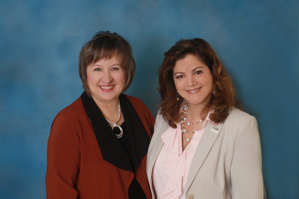 DonnaCardilloRN's tweet photo. Me & Michelle Podlesni, President of the National Nurses in #Business Assoc at our annual conference in Florida. Life-changing weekend for all who attended. #NursesRock #NursesRule #NursesHeal #NursePower https://t.co/FUHprxlsc7 #NNBA2017 @MPodlesni #Nurse #NurseEntrepreneur https://t.co/1ewepbXMoG