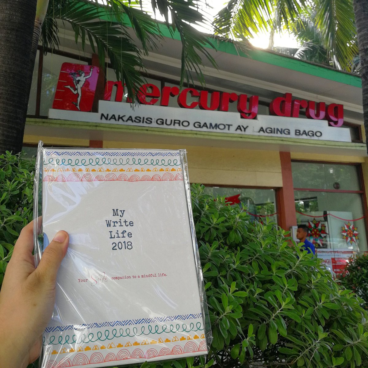 sincerelydivs_'s tweet photo. Yaaaay got #MyWriteLife #SukiDayBook2018 😍
Marami pa sa Mercury Drug The Strip near The Medical City. https://t.co/5ia9yEdLYp