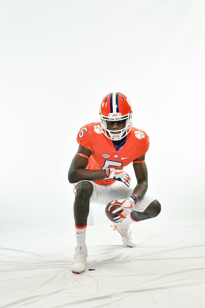 _jross8's tweet photo. Clemson .. 😍🐅 https://t.co/zqV4znU49g