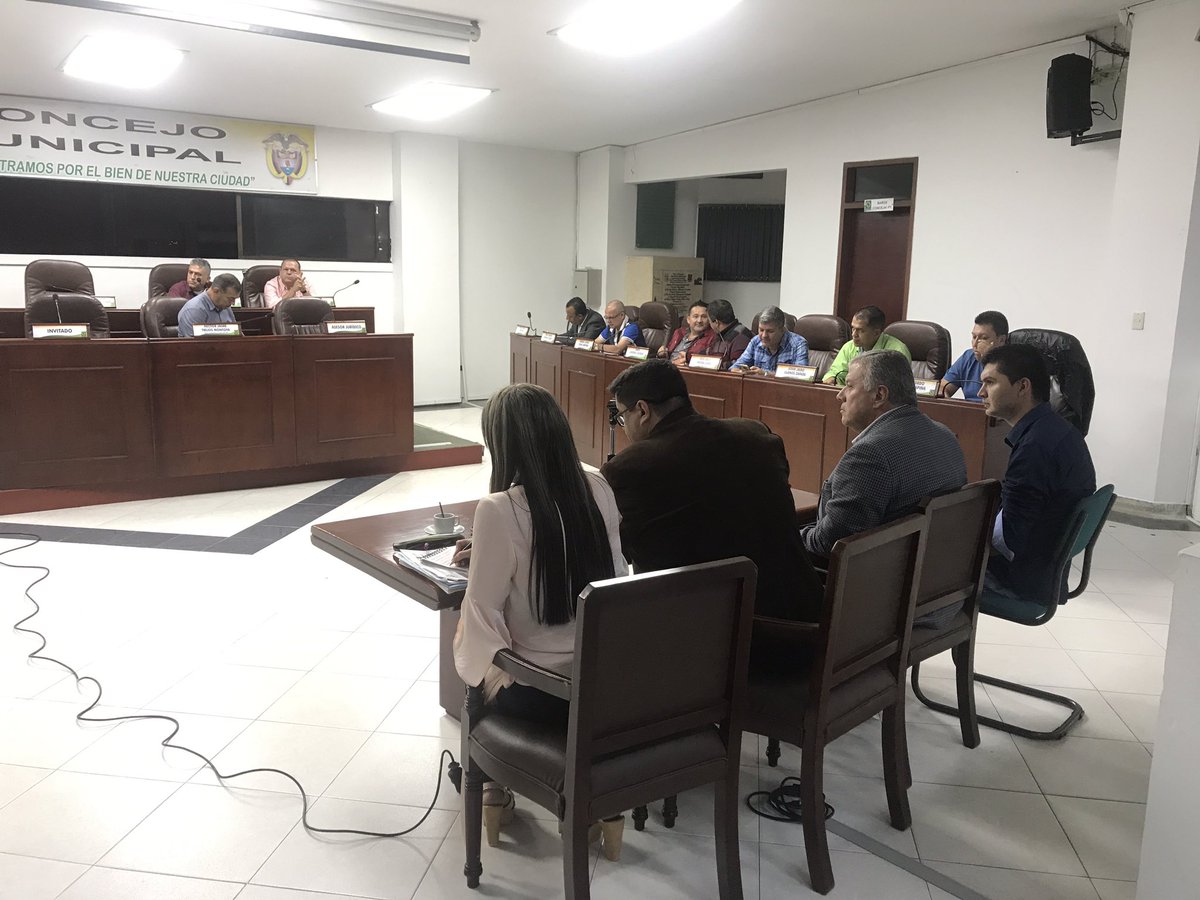 Estamos en el <a href="/ConcejoDQ/">Concejo Dosquebradas</a> socializando proyecto #SanJosé grandes obras para mejores servicios #Agua #Dosquebradas