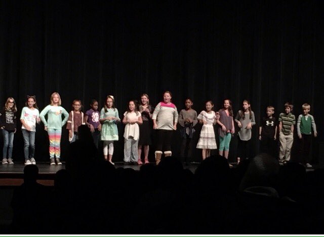 MrRoden94's tweet photo. Had the pleasure of watching some of my students perform at @phescougars immersion family night! I have no idea what they said, but it sounded great! #INeedToLearnSpanish https://t.co/DmzHKX4yiJ
