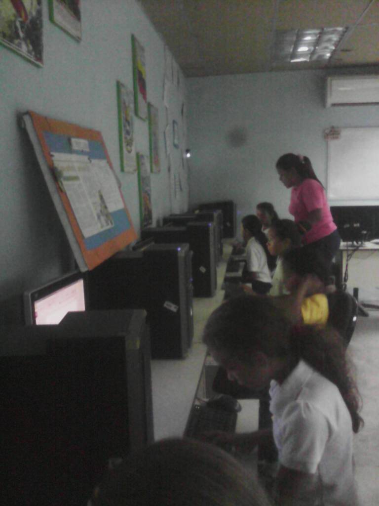 e_maribeli's tweet photo. Atención #Cbit Sabaneta a los estudiantes de 5grado con procesador de texto Prof. Wuilmary Mendoza.@salasimonplanas @Rafaelsimonchac @Fundabit_Lara1 https://t.co/WcSrEtpJqW