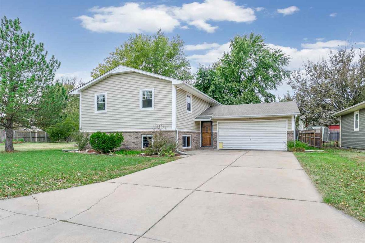 I would love to show you my #listing at 6441 N Ulysses St #ParkCity #KS  #realestate tour.circlepix.com/home/UJ6TFC