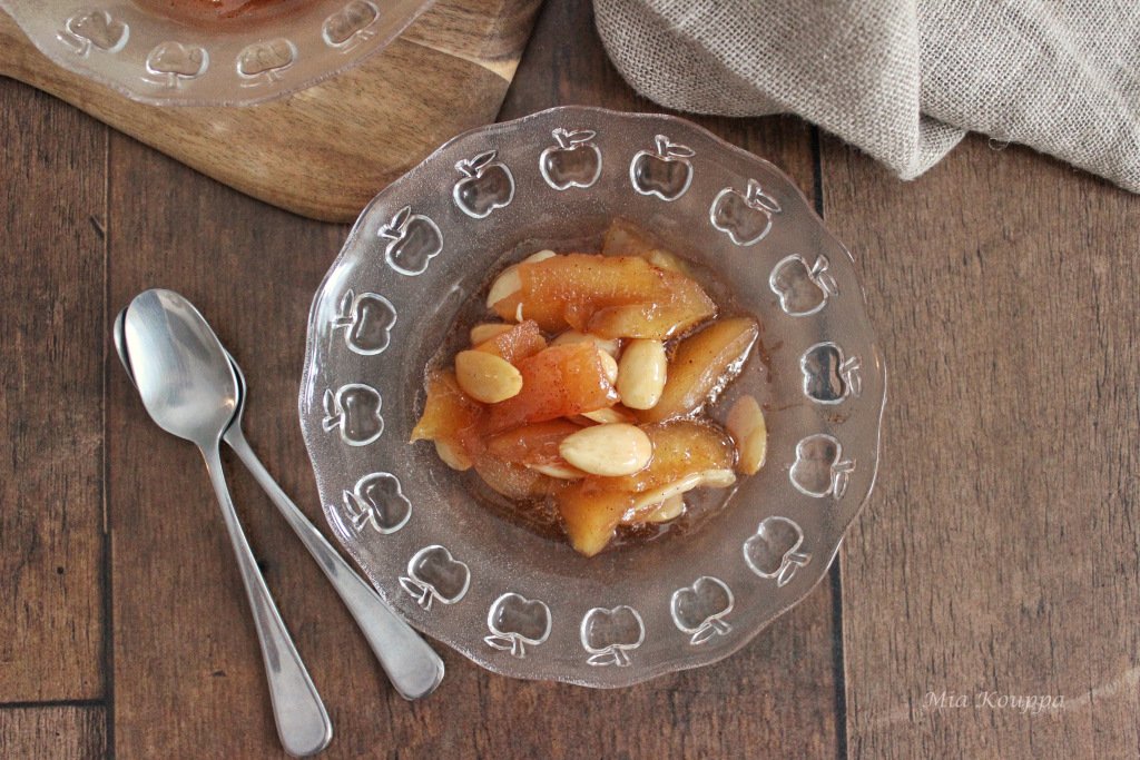 miakouppa's tweet photo. Sweet somethings....on a spoon #quince #spoonsweets #greek #sweet #vegan #greekrecipes https://t.co/kmUMUfkNhC https://t.co/juYHkg00fN