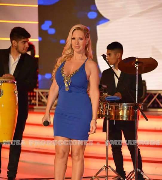 roxyleone7's tweet photo. Alegría de poder presentar mi nuevo tema: " Ahora Vete" en Pasión de sábados!! https://t.co/E26D5EiahG