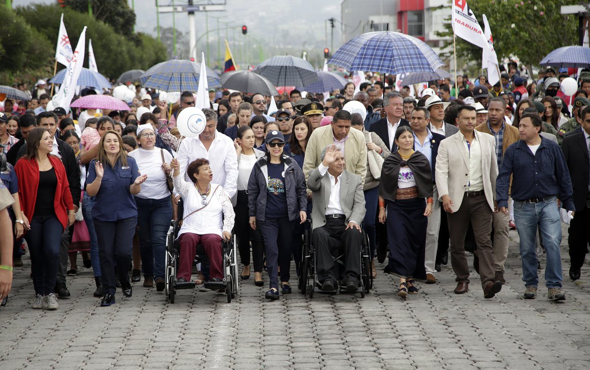 Presidencia_Ec's tweet photo. Compartimos ▶️ https://t.co/bjkkfe6dms #ElGobiernoInforma, el noticiero semanal que transparenta y socializa el trabajo gubernamental https://t.co/l7EU55g1q8