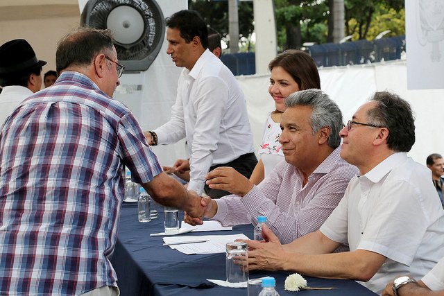 Presidencia_Ec's tweet photo. Compartimos ▶️ https://t.co/bjkkfe6dms #ElGobiernoInforma, el noticiero semanal que transparenta y socializa el trabajo gubernamental https://t.co/l7EU55g1q8