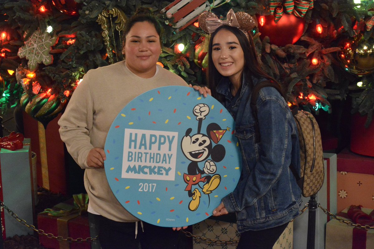 houseofhelsss's tweet image. Our second Christmas season together! ❤️🎄 #alifetimetogo