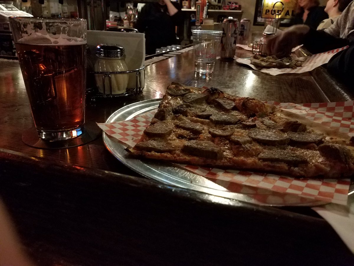 A favorite chill <a href="/SOLPubClfx/">Streets Of London</a> with a couple of slices from <a href="/3GuysPiesDen/">3 Guys Pies - Denver</a> #onColfax