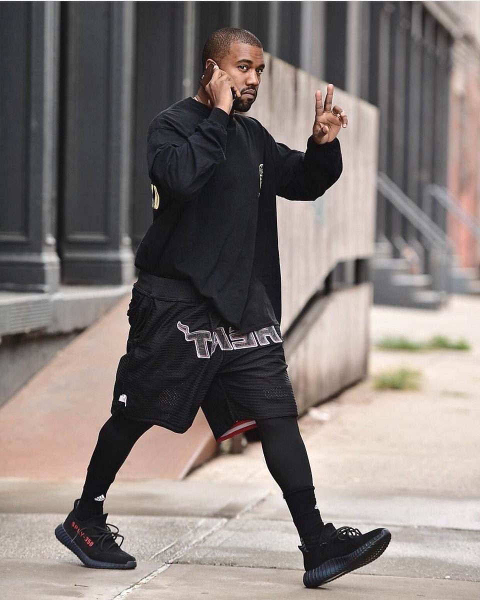 IamVitalle's tweet photo. Yeezus ✌🏽 https://t.co/F53NzQEQKw